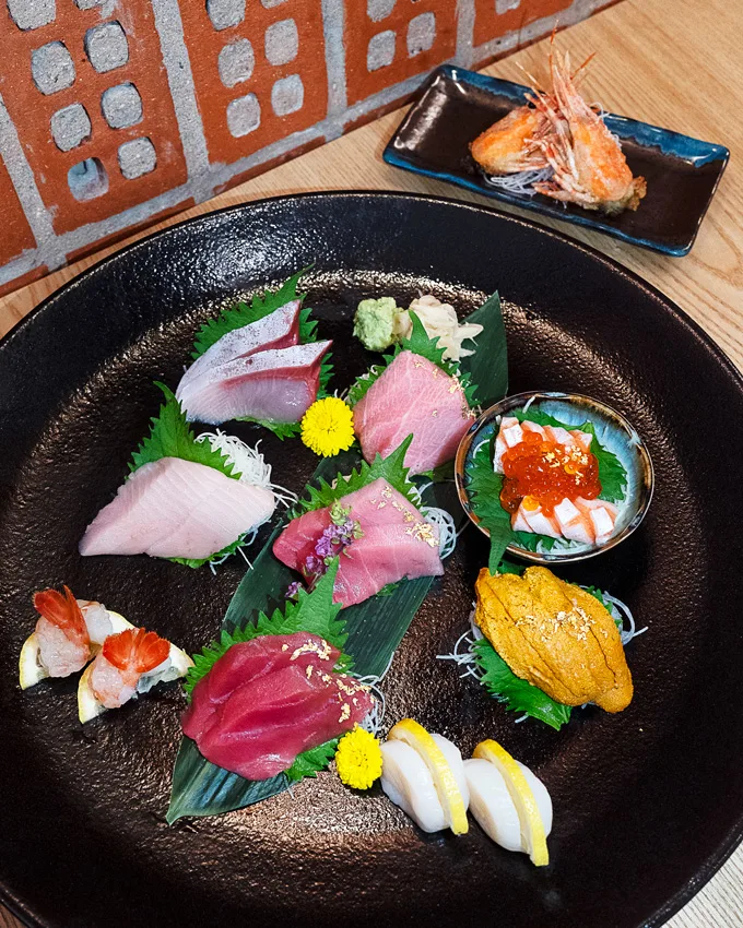Tom Sushi - Downtown Vancouver Popular Sushi Spot
