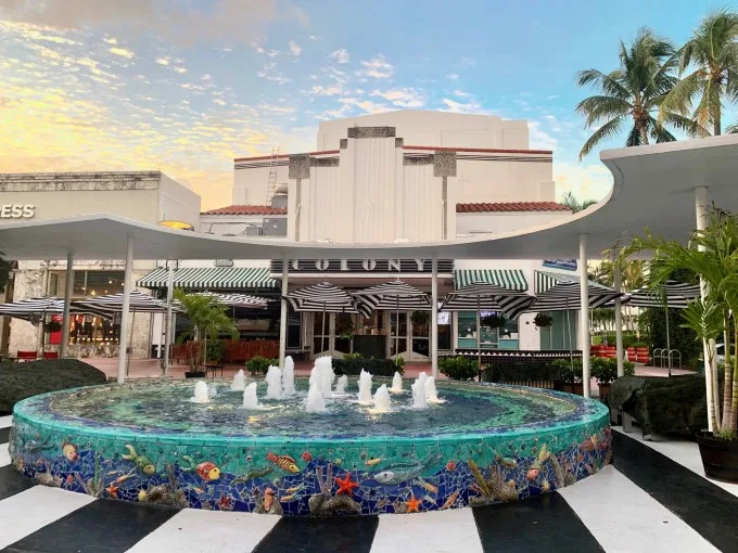 Roundup Idea / Pet-Friendly Restaurants to Visit in SoFlo on National Dog Day (8/26)
