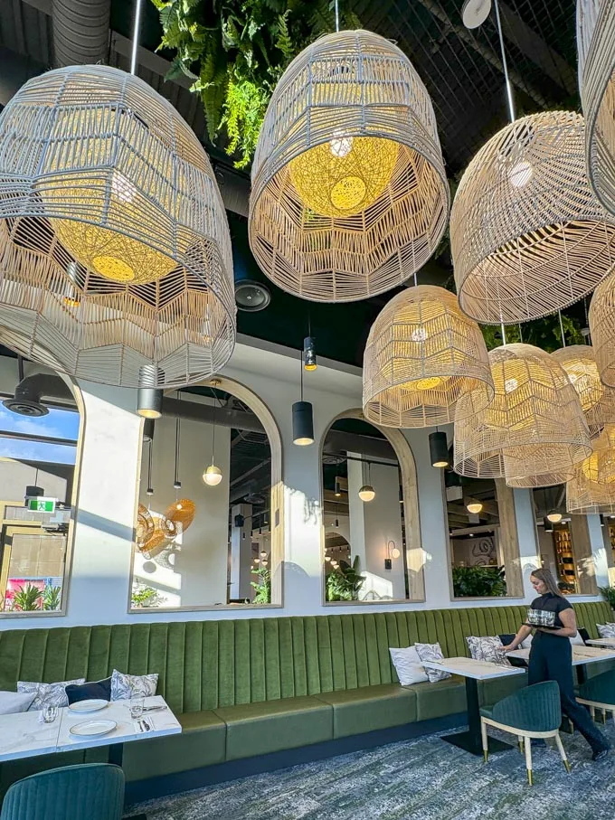 Bow & Stern Opens at The Amazing Brentwood