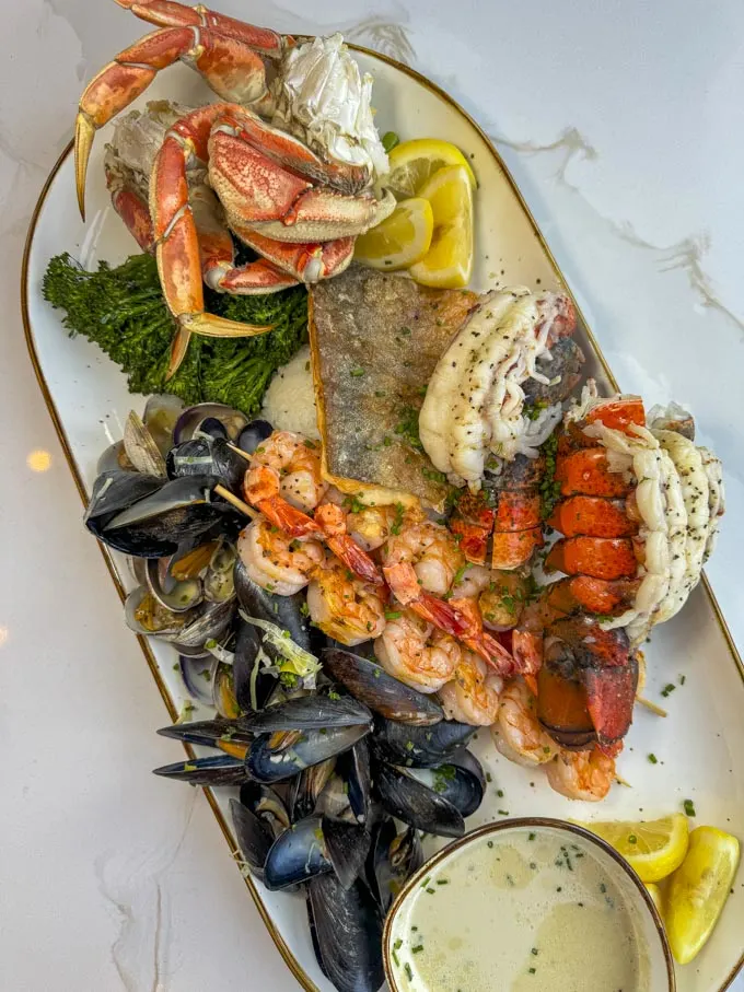 Bow & Stern Opens at The Amazing Brentwood