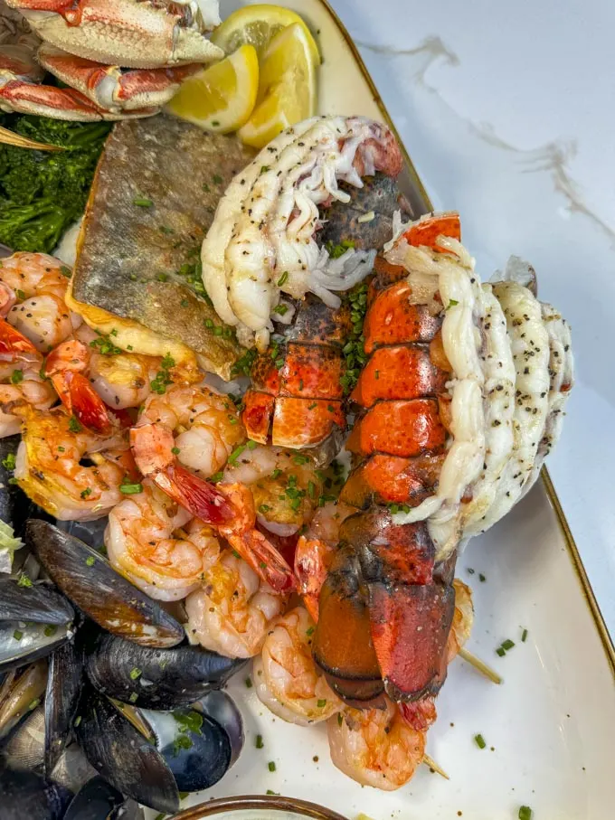 Bow & Stern Opens at The Amazing Brentwood