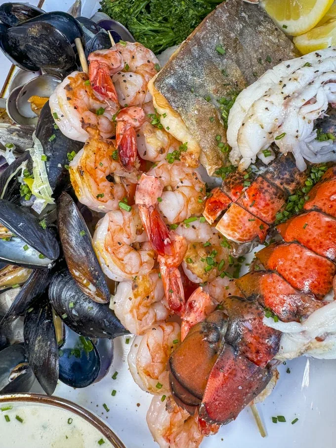 Bow & Stern Opens at The Amazing Brentwood