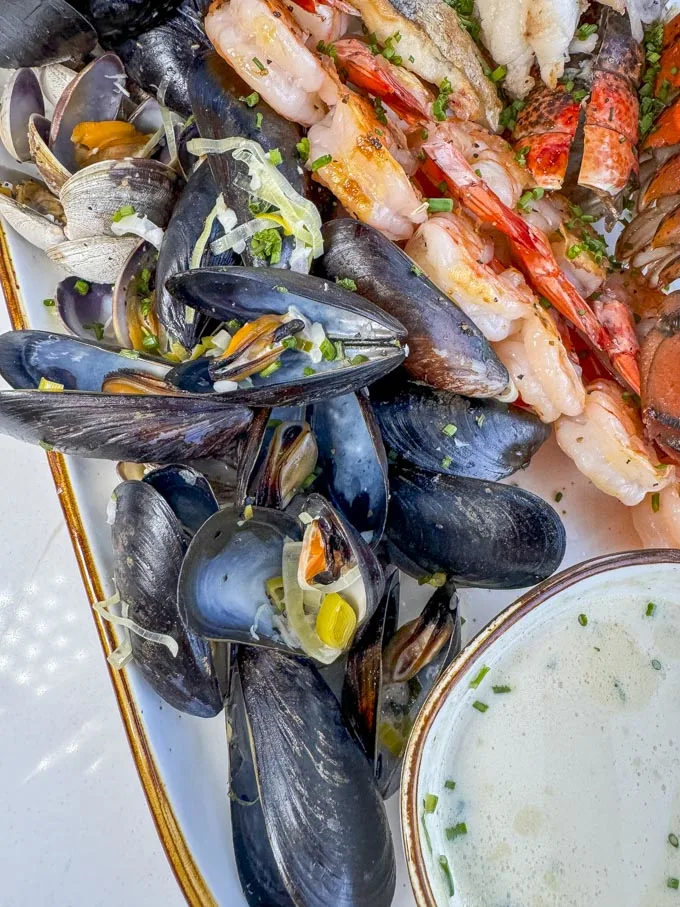 Bow & Stern Opens at The Amazing Brentwood