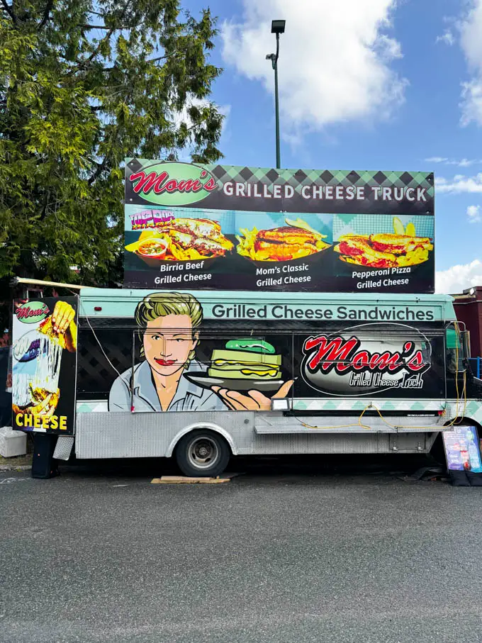 What to Eat at the PNE Fair 2025 in Vancouver: Food Guide