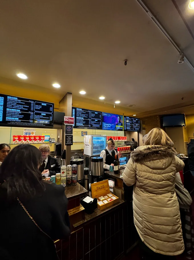 Orpheum Theatre in Vancouver: Food and Drink Options