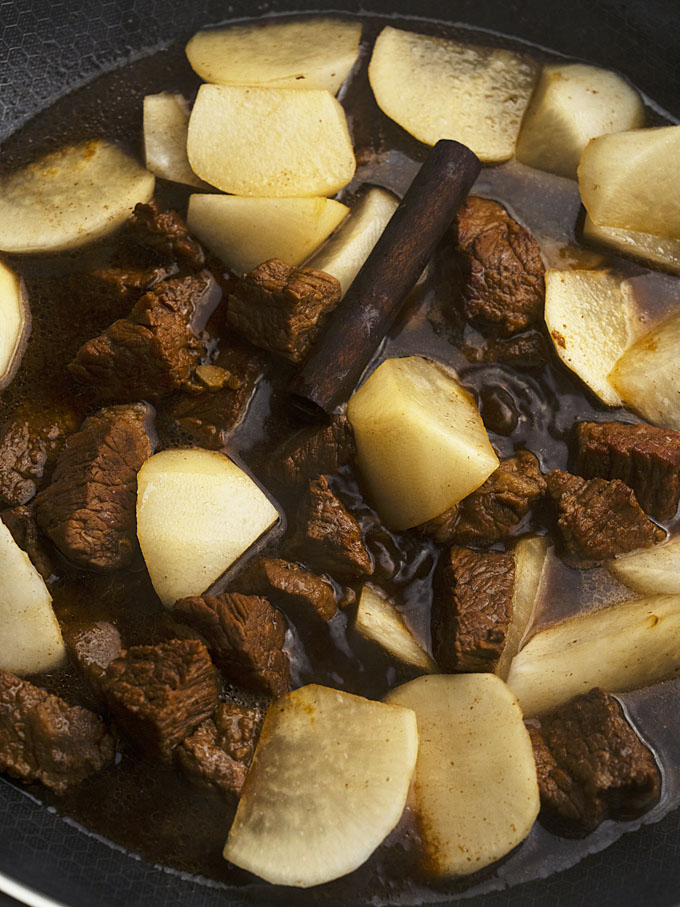 Lunar New Year Braised Beef with Daikon